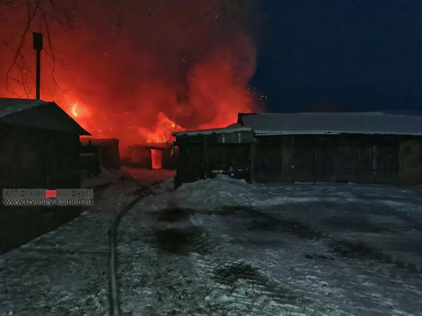 Село Плотава Алтайский край. Пожары село Плотава Баевский район Алтайский край. Пожар в Баевском районе Алтайского края. Город камень на Оби пожар.