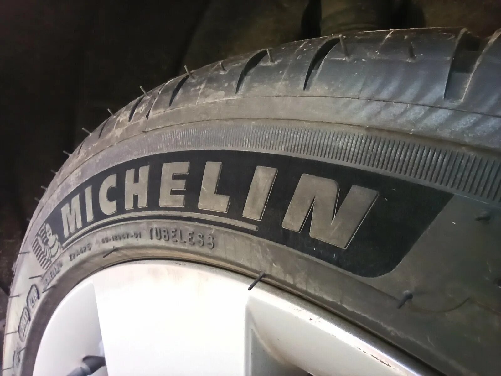 Мишлен 4 лето. Автомобильная шина Michelin Pilot Sport 4 255/40 r18 99y RUNFLAT летняя. Michelin made in r21. 225/45/17 Мишлен пилот спорт 4 Ранфлет. Michelin Pilot Sport 4 s 325/25 r21.