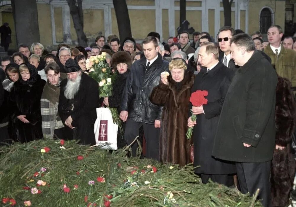 Покушение на собчак сегодня. Похороны Анатолия Собчака 2000. Похороны Анатолия Собчака.