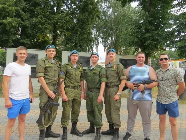 Голубые береты бердск. Бердск десантники. феодосия вдв. полу феодосия вдв.