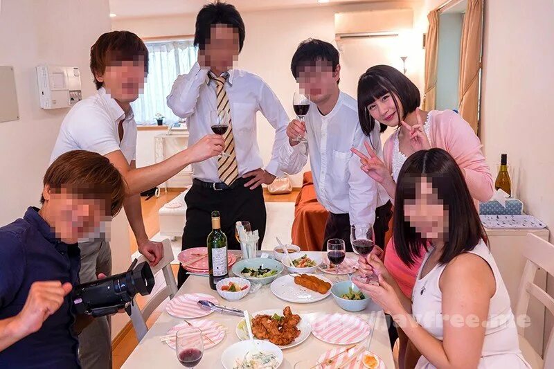 Japanese party company drink. Японка и муж. Ресторан обезьянки официантки япония. Japanese wife party. Japanese wife party.
