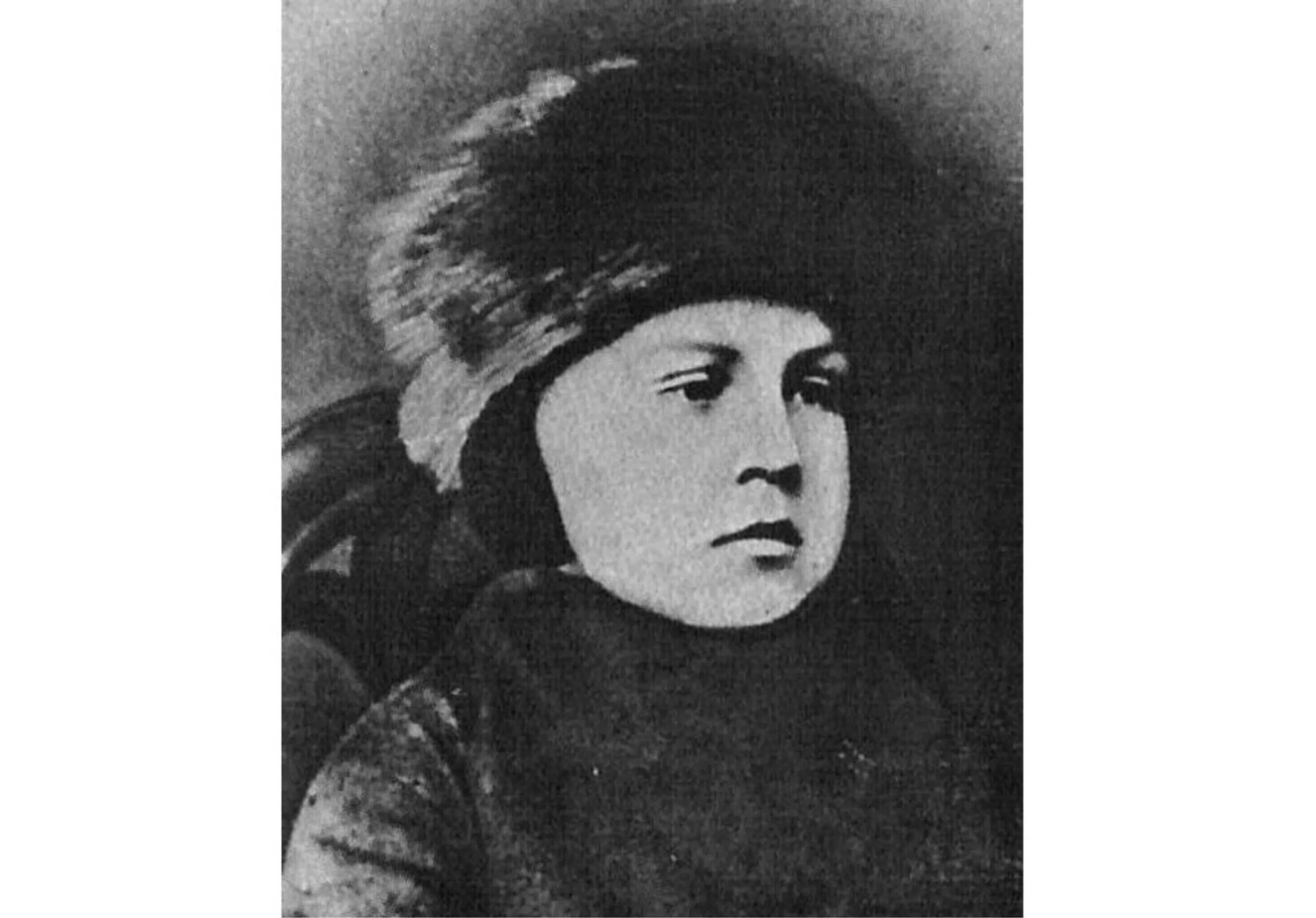 Достоевский фёдор михайлович в юности. Ф м достоевский детство. Достоевский фёдор михайлович в юности. Федор михайлович достоевский в детстве. Детство федора михайловича достоевского.