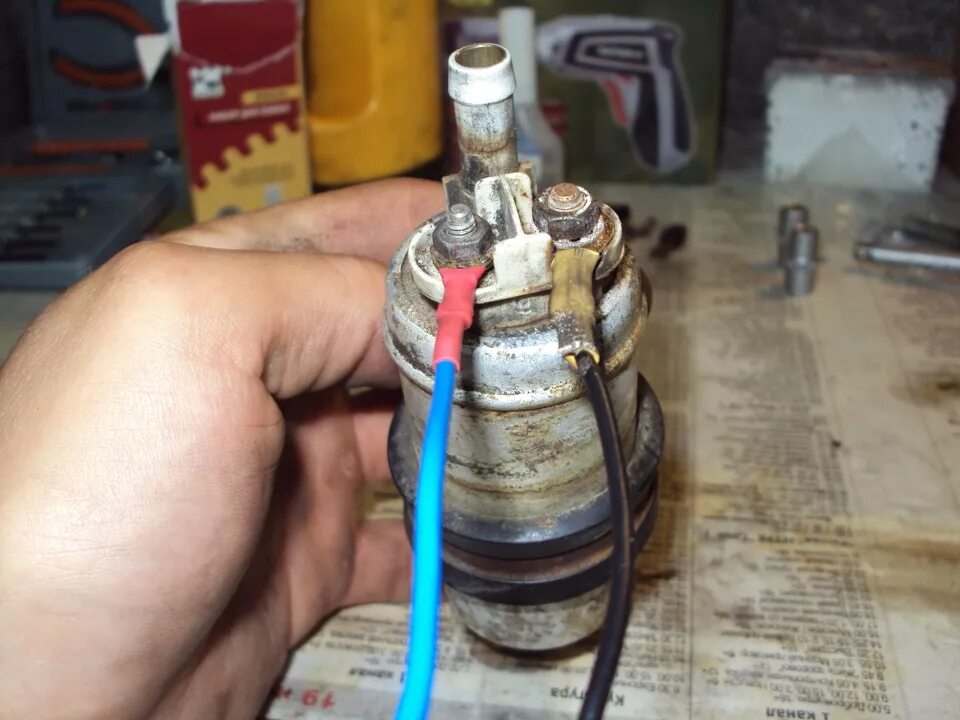 Колодка бензонасоса митсубиси лансер 10. Фишка топливного насоса е34. Разъем модуля бензонасоса ауди а6. Kia rio 2 штекер бензонасоса. Бензонасос шевроле ланос 1.