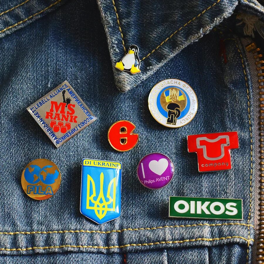 Мужская одежда значки. Обозначения для стирки на ярлыках одежды. Значок на одежду как называется. Расшифровка символов на ярлыках одежды таблица. Значок р на одежде.