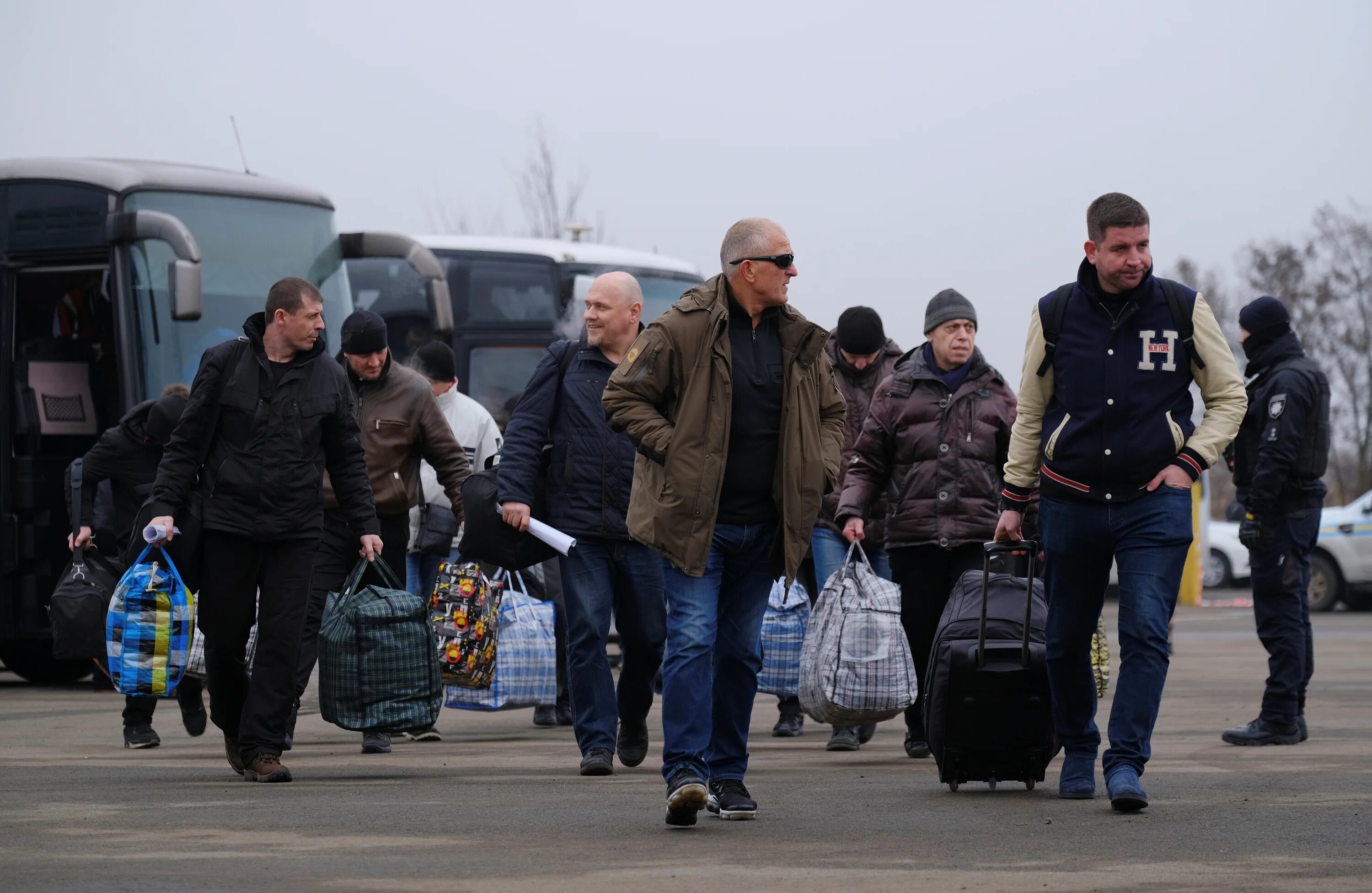 Обмен пленными в Донбассе. Пленные россияне в Украине. Обмен пленными между Россией и Украиной.