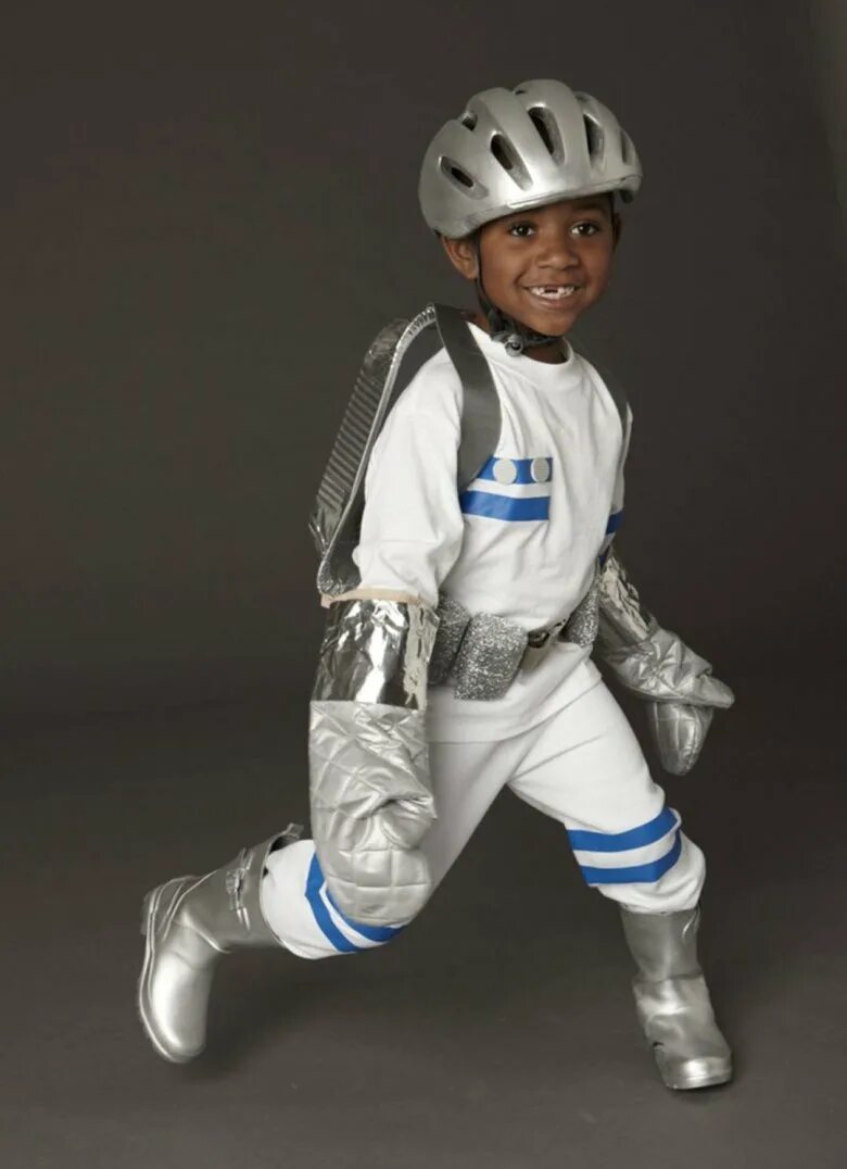 Костюм Космонавта. Космический костюм для мальчика. Детский костюм космонавт. Костюм Космонавта для мальчика. Костюм космонавта из фольги