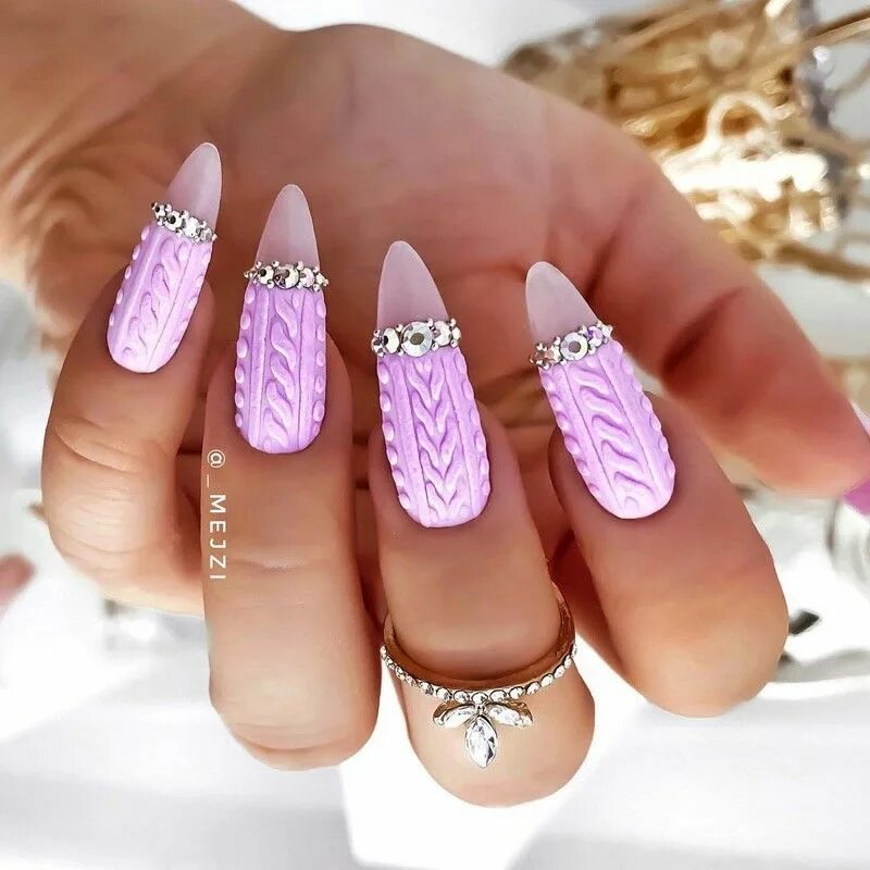 Какие ногти в тренде весной 2024. Шикарные ногти. Красивый дизайн ногтей. Ногти новинки. Роскошный маникюр.