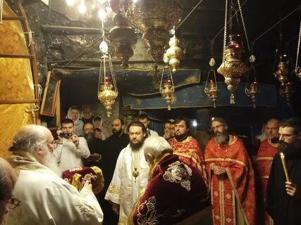 Служба в храме рождества