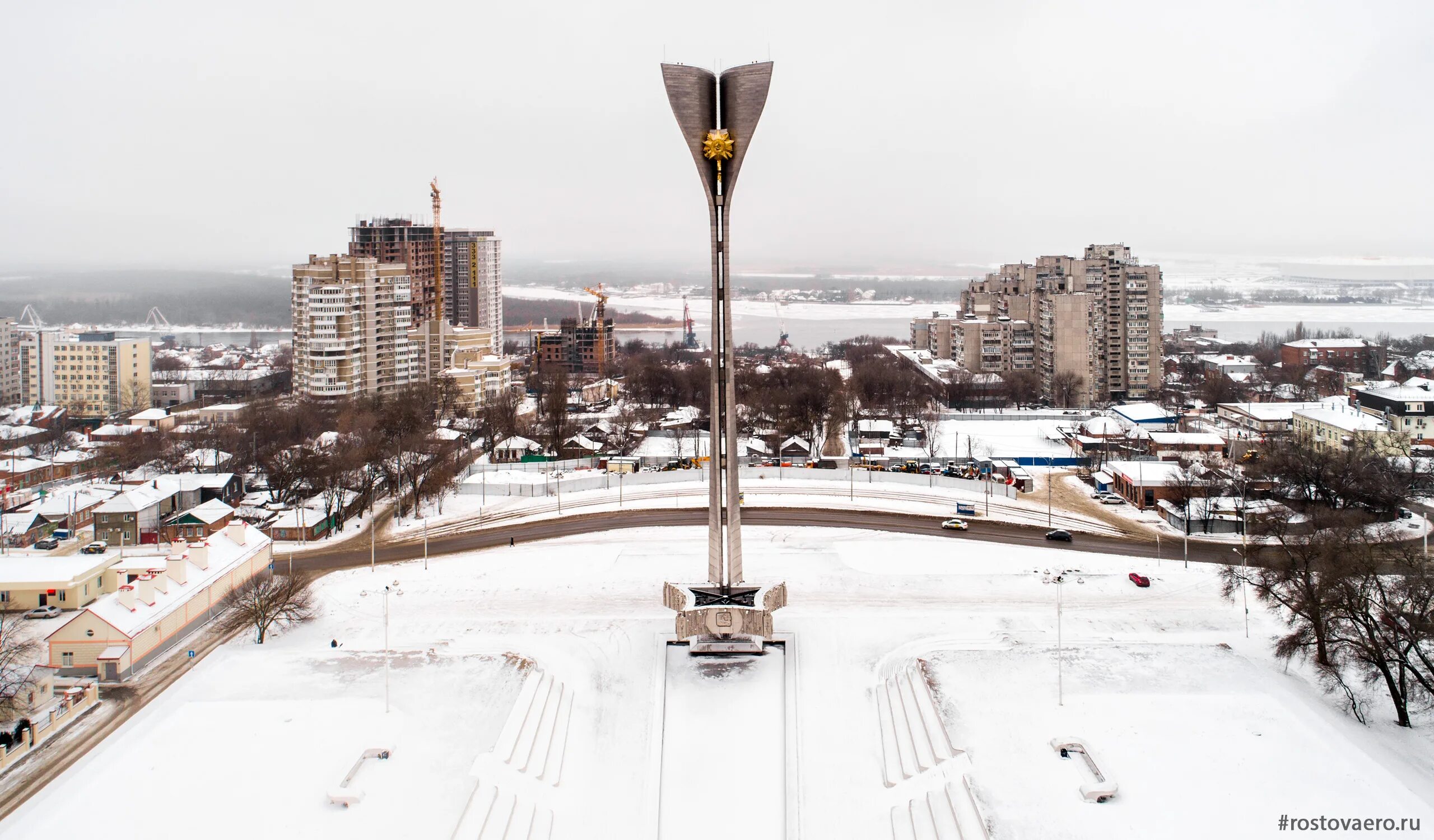 Территория роста ростов. Театральная площадь ростов на дону. стелла в ростове на дону на театральной. стелла на театральной площади в ростове. площадь в ростове на дону со стелой.