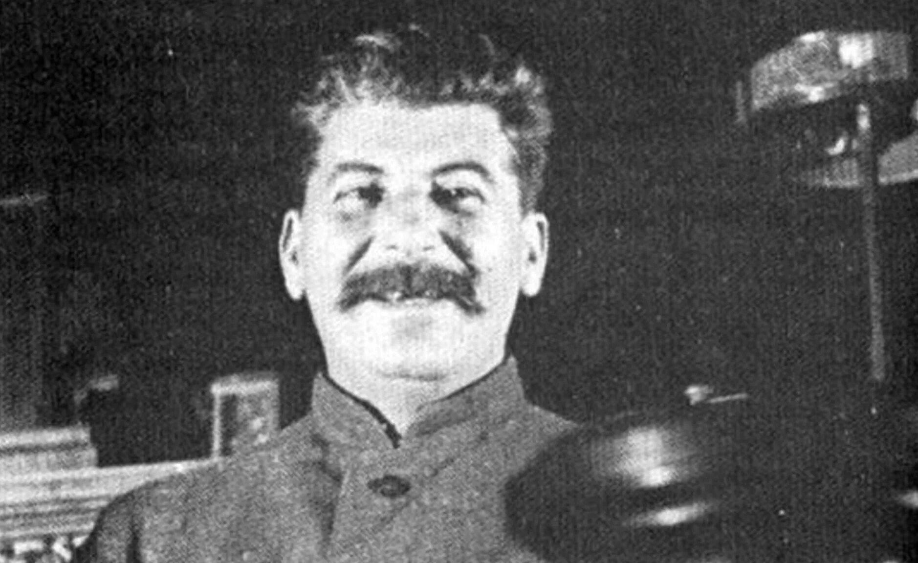 Иосиф сталин жив. Сталин иосиф виссарионович улыбается. сталин иосиф виссарионович смеется. иосиф виссарионович сталин фото 1927. иосиф сталин в 1928 году.