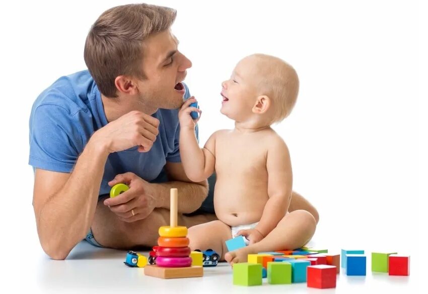 Родители играют с детьми. Папа мама играют с детьми. Папа мама играют с детьми. Совместное творчество детей и родителей. Папа мама играют с детьми.
