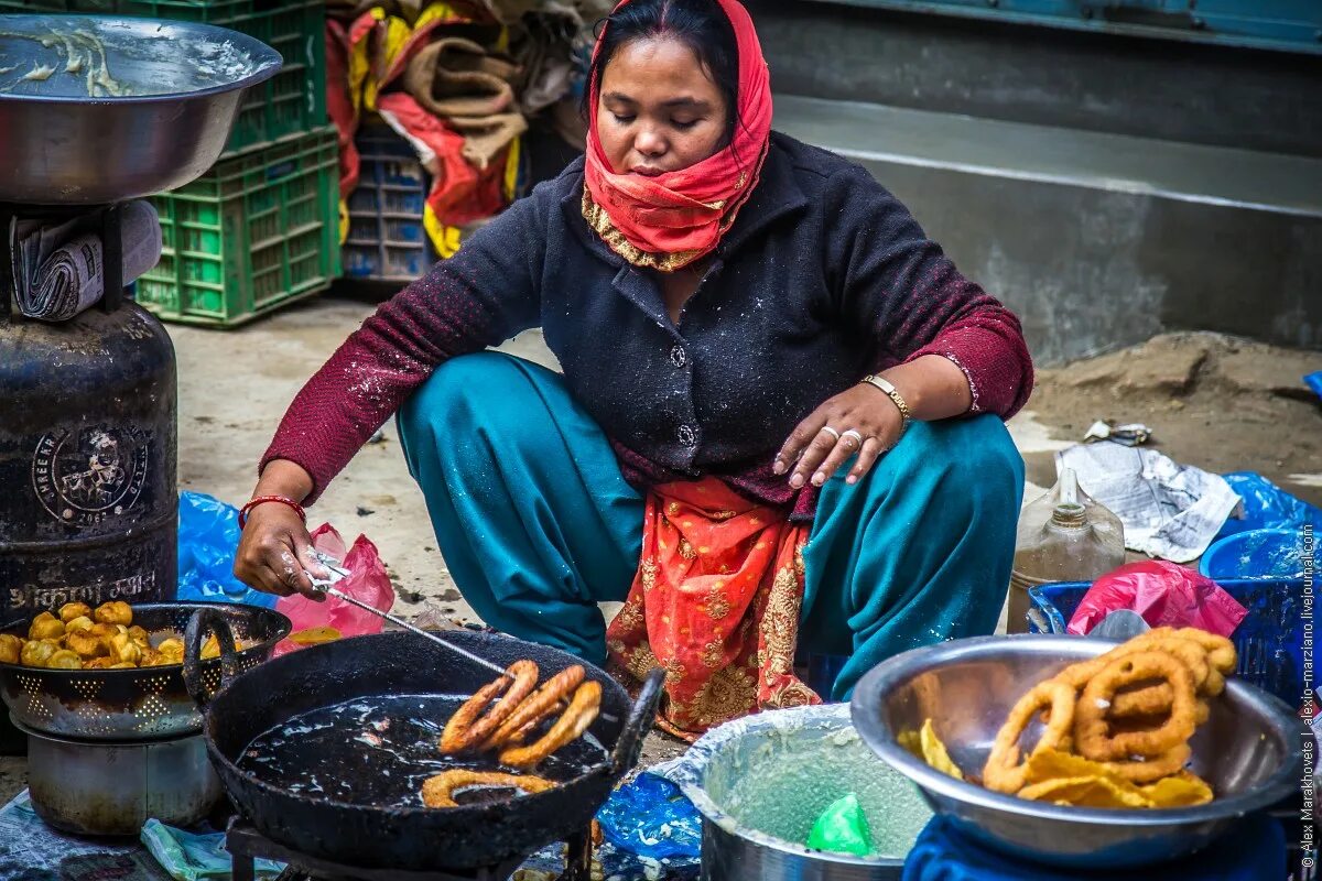 Семьи разных стран. Что едят жители. Гренландия еда. Кухня разных народов. Питание в кндр.
