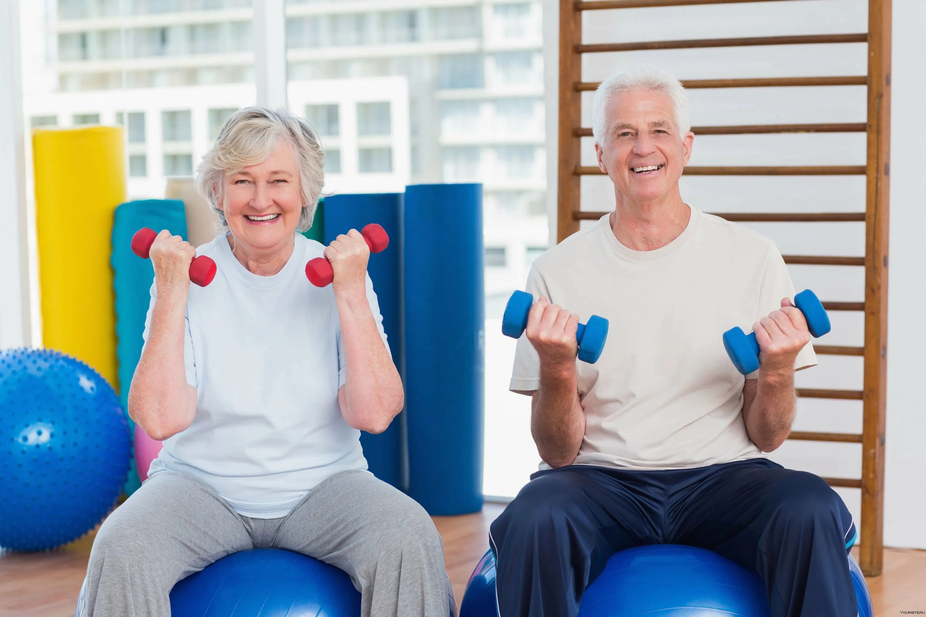Долголетие тела. Спортивные люди в возрасте. Занятия спортом пожилые. Физкультура для пожилых. Занятия ЛФК для пожилых людей.