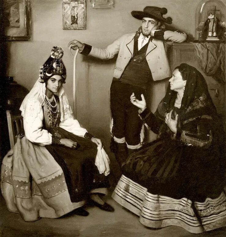 Испанский костюм женский. Индонезийский танец. Lustful traditional. Индонезия танцы. Азиатки в прозрачной одежде.