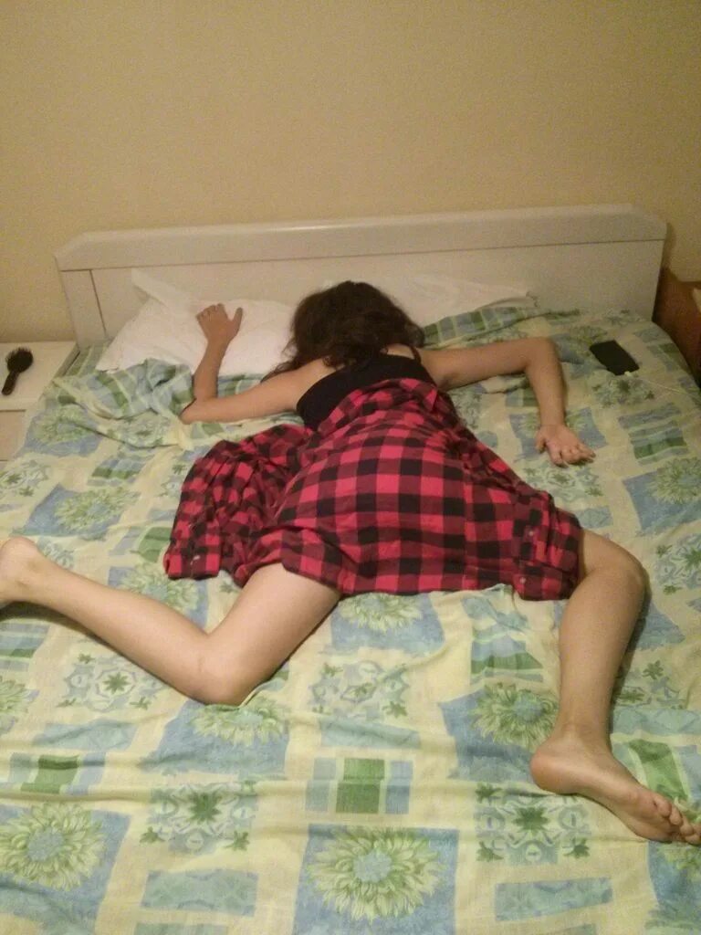 Пьяные девушки и спящие женщины