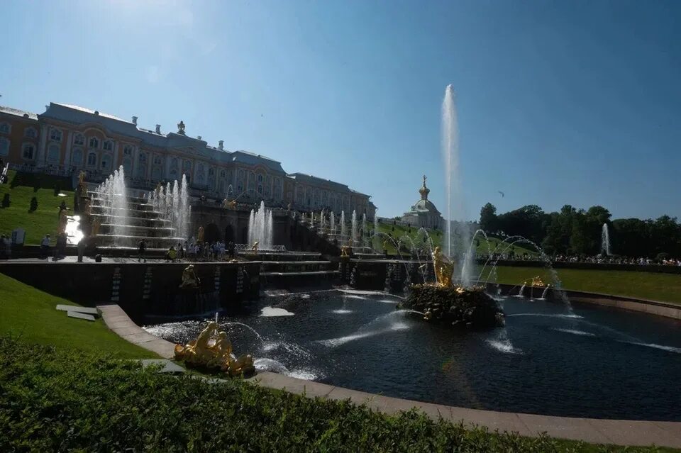 Открытие фонтанов в Петергофе в 2023. Петергоф фонтаны зимой. Петергоф Нижний парк фонтаны зимой. Пуск фонтанов в Петергофе 2022. Когда включают фонтаны в москве 2024