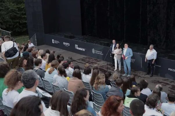 Фестиваль толстой в ясной поляне. Фестиваль толстого на ясной поляне 2022. Фестивали в ясной поляне. Фестиваль толстой 2023. Толстой театральный фестиваль.