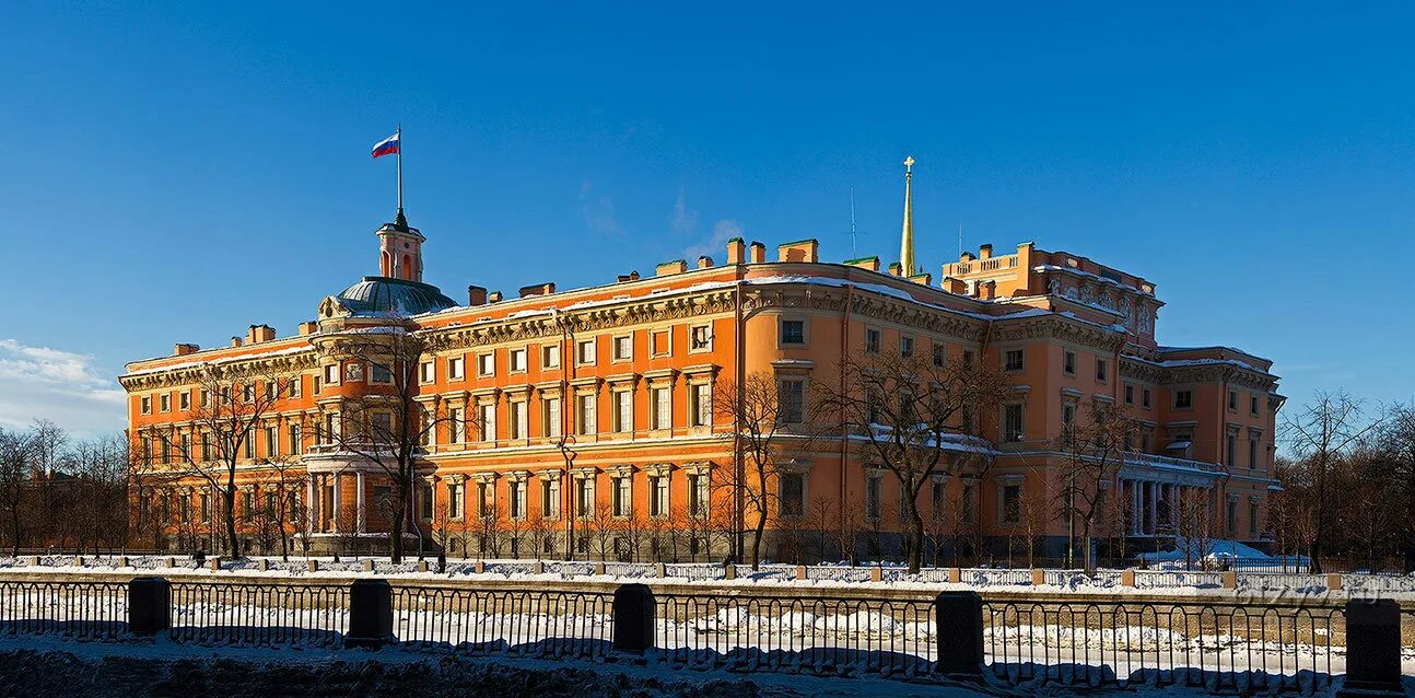 Сиб санкт петербург. Михайловский инженерный замок в Санкт-Петербурге. Михайловский замок Баженов. Баженов Архитектор Михайловский замок.