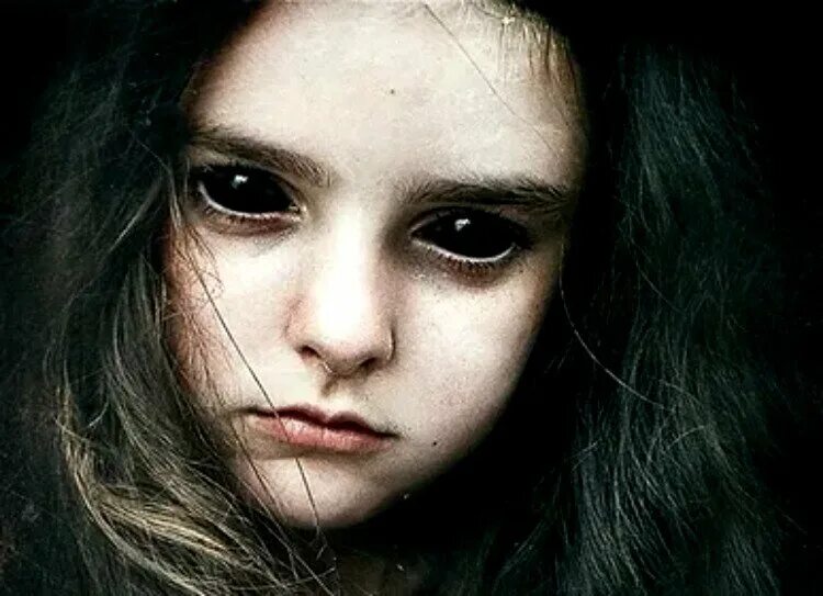 Елена гилберт. Девочка с черными глазами. Девочка с черными глазами. Черноглазые дети городская легенда. Девушка брюнетка.