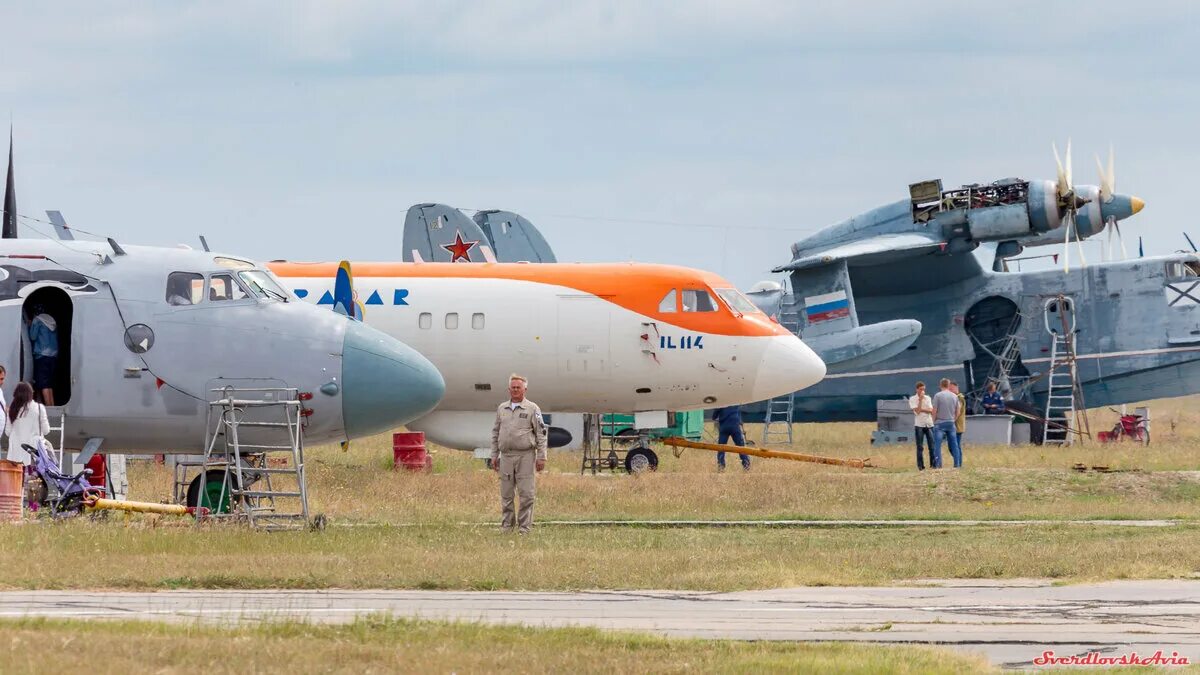 Топливозаправщик ил-78м-90а. Топливные баки самолета ил-76. Ил-112в. Шасси ил-112. Ульяновский завод авиастар.
