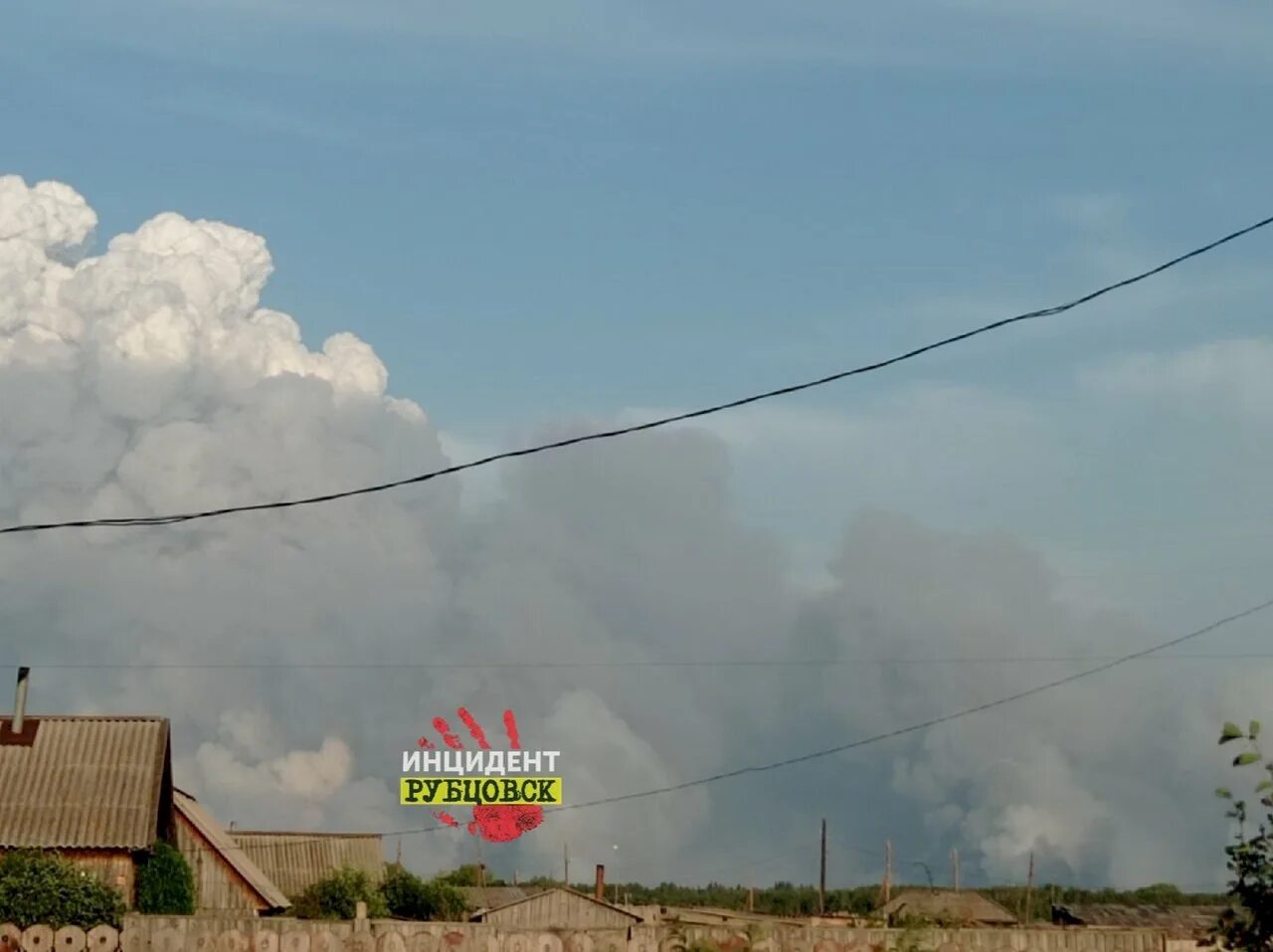 Погода лаптев лог алтайский край. Пожар в Угловском районе Алтайского края. Пожар в Угловском районе 2022. Пожар в Лаптев Лог Угловского района Алтайского края. Лес горит.