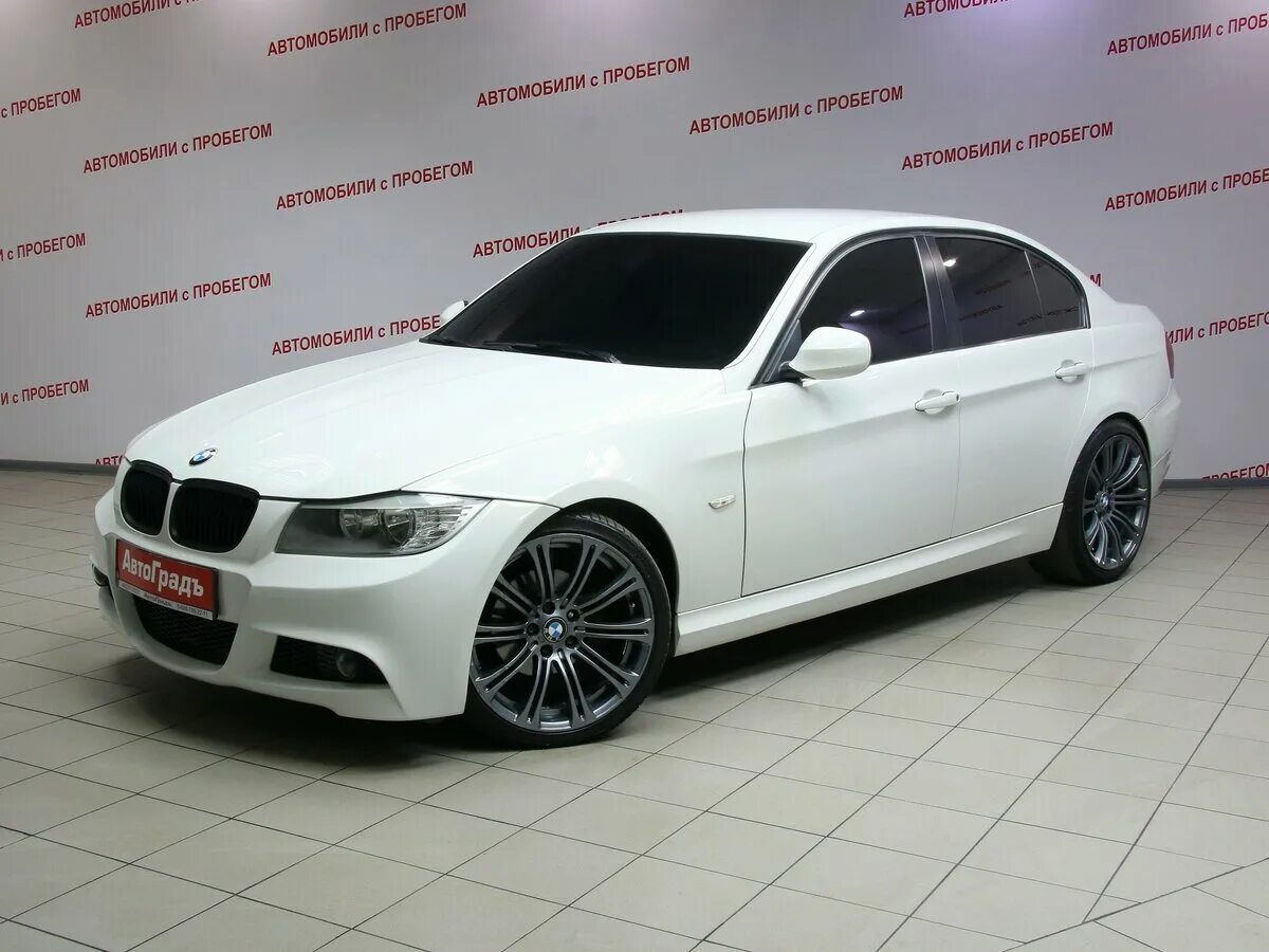 Бмв ру с пробегом. BMW 318i белая. BMW 3 2010 белая. BMW 320. БМВ 318i 2011 белая.