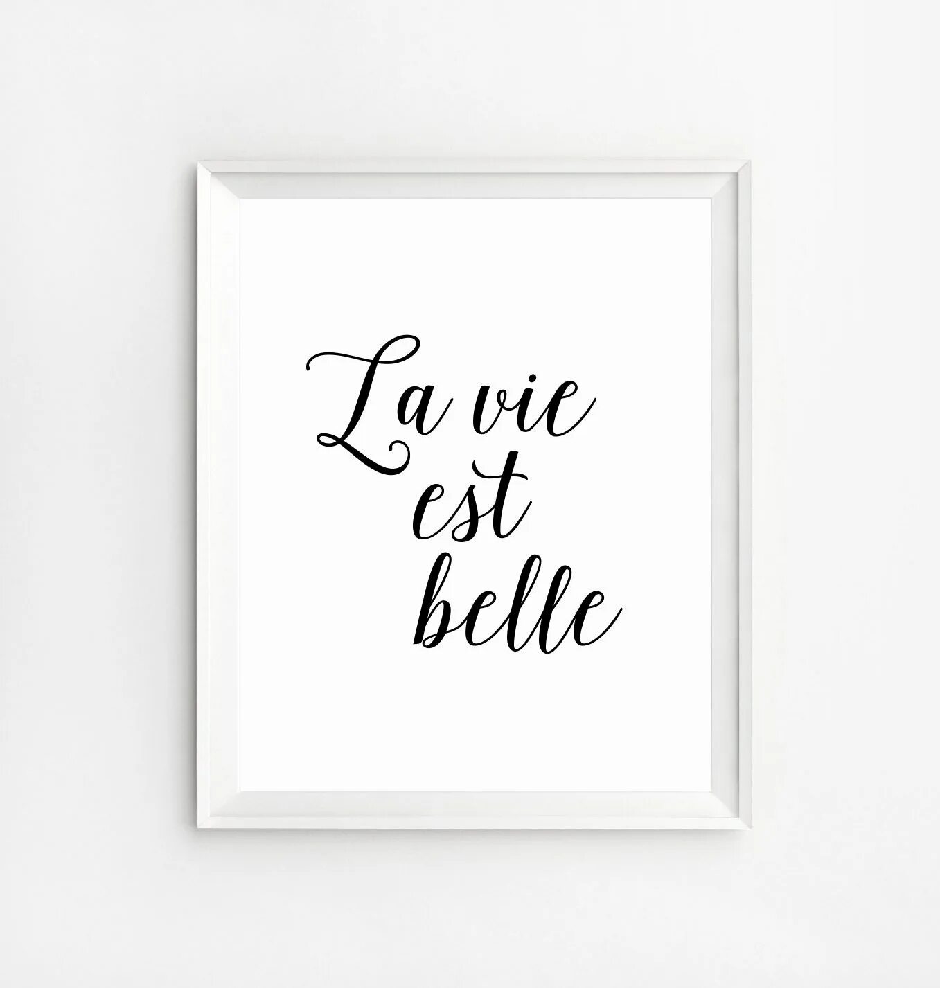 La vie est Belle надпись. Тату надпись la vie est Belle. La vie est Belle тату. Надпись се ля ви. Се ля ви на русском