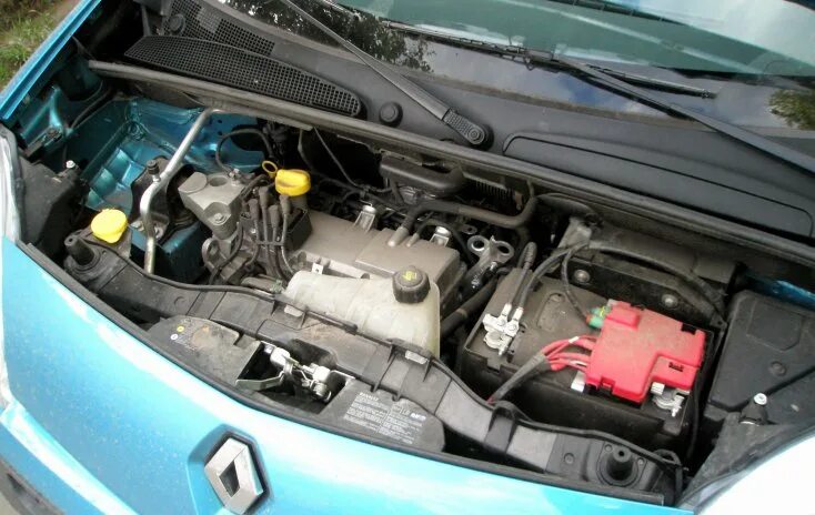 Renault kangoo renault kangoo двигатели. Renault Kangoo 1.4 моторный отсек. Рено Кангу 2 бензин подкапотка. Renault Kangoo 1 под капотом. Renault Kangoo, 2012 подкапотка.