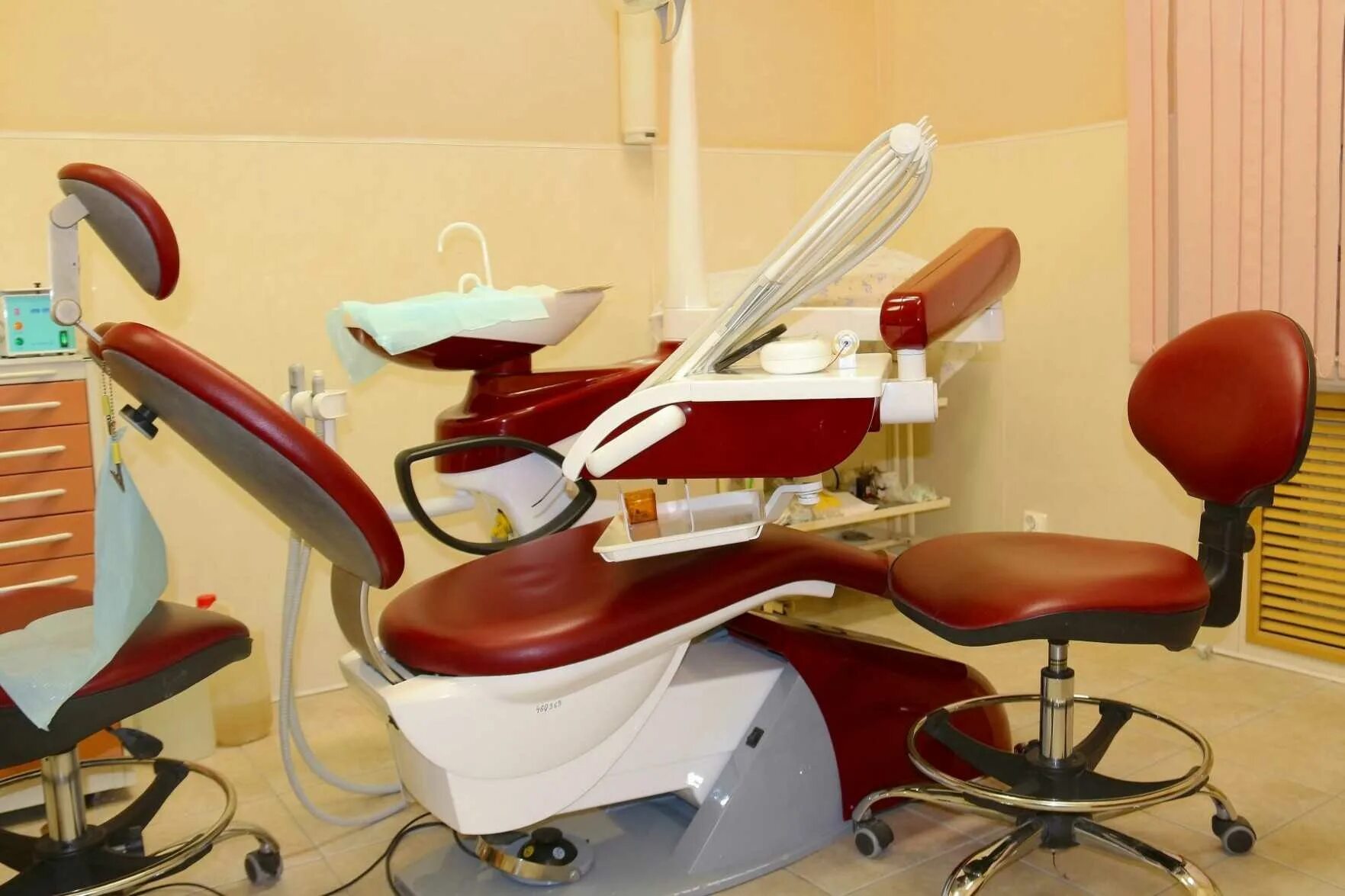 Мурманск стоматология дента частная клиника. Старостина 31 мурманск. Медиадент мурманск. Дента мурманск коммуны 20. Коммуны 20 мурманск стоматология.