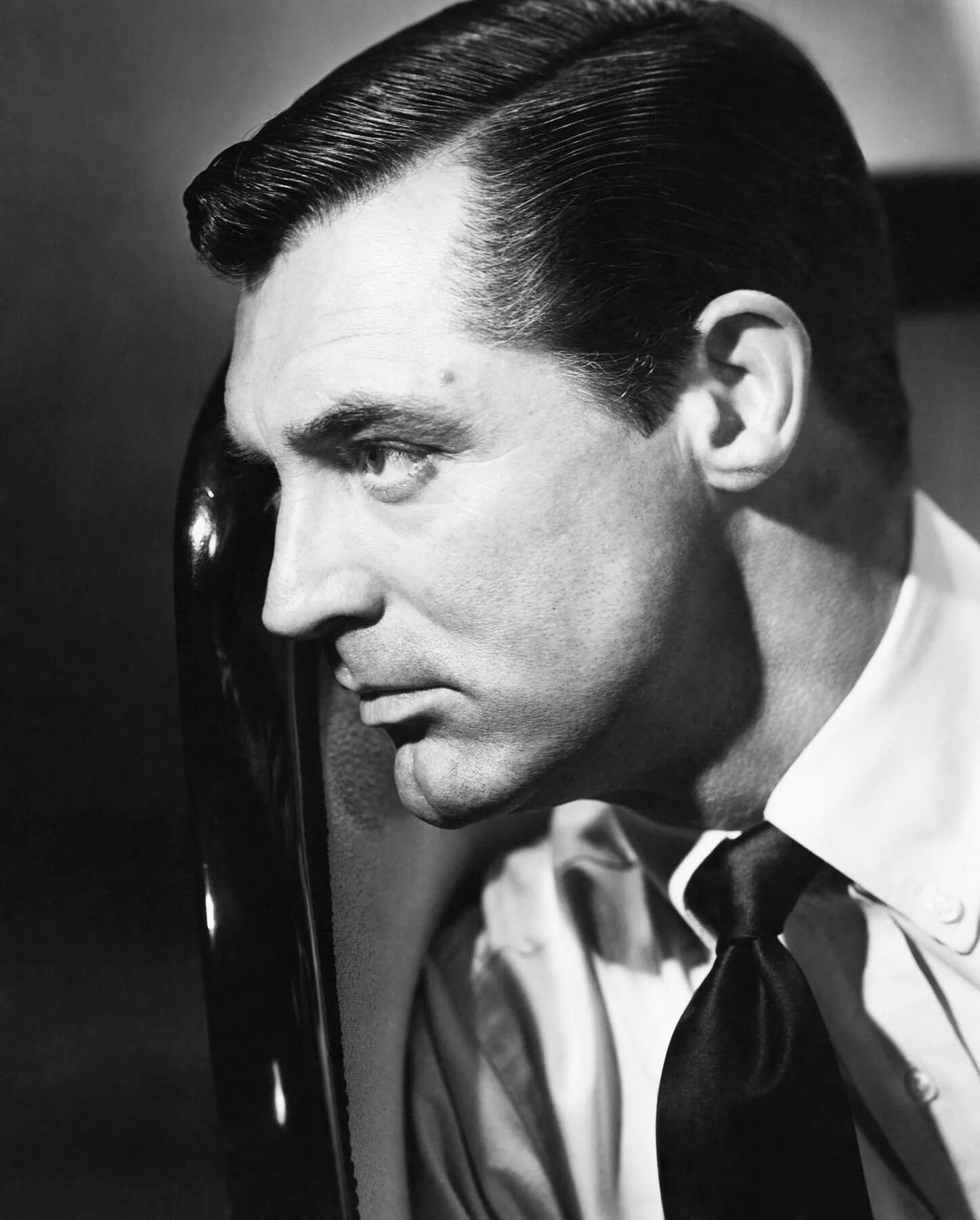 Мужской 50 х годов. Кэри Грант (1904—1986). Кэри Грант прически. Cary Grant 1940. Мужские прически 1940 годов.