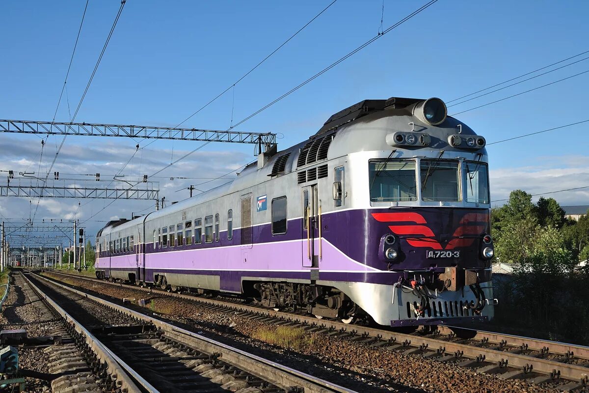 железнодорожная улица 15/1 новосибирск. хоппер дозаторная вертушка. цистерна для перевозки бензина и светлых нефтепродуктов модель 15-1443. шестиосный вагон (цистерна) для бензина. ср3 электромотриса.