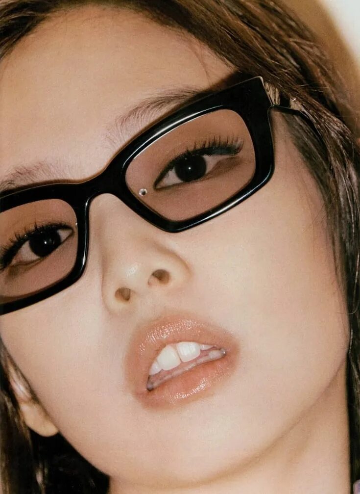 Jennie очки. Дженни gentle monster. Дженни для джентел монстер. Gentle monster jennie. Gentle monster jennie.