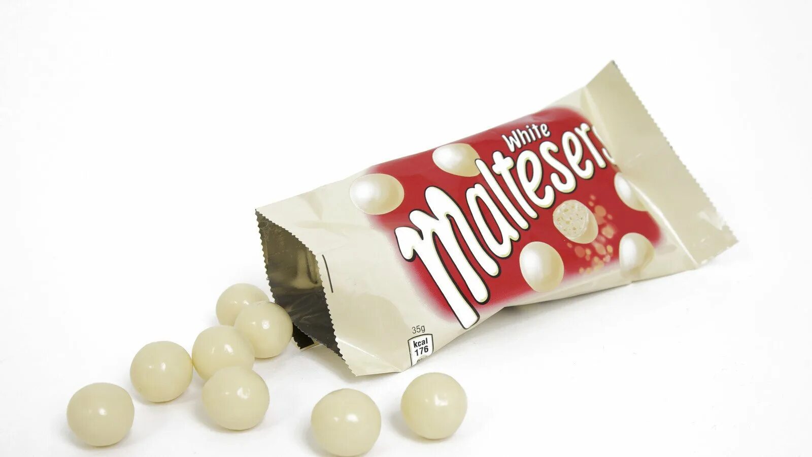 Хрустящие шоколадные шарики. Шоколадные шарики Maltesers. Конфеты шоколадные шарики Мальтизерс. Шоколадное драже Мальтизерс. Красные конфеты Maltesers.