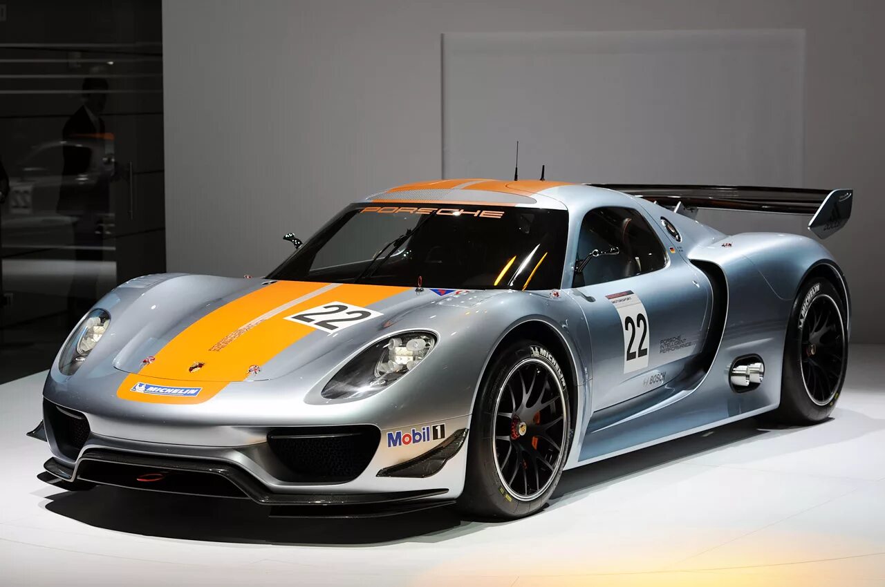 Сколько машина порше. Porsche 918. Porsche 918 RSR. Porsche 918 RSR Concept. Porsche 918 RSR Hybrid.