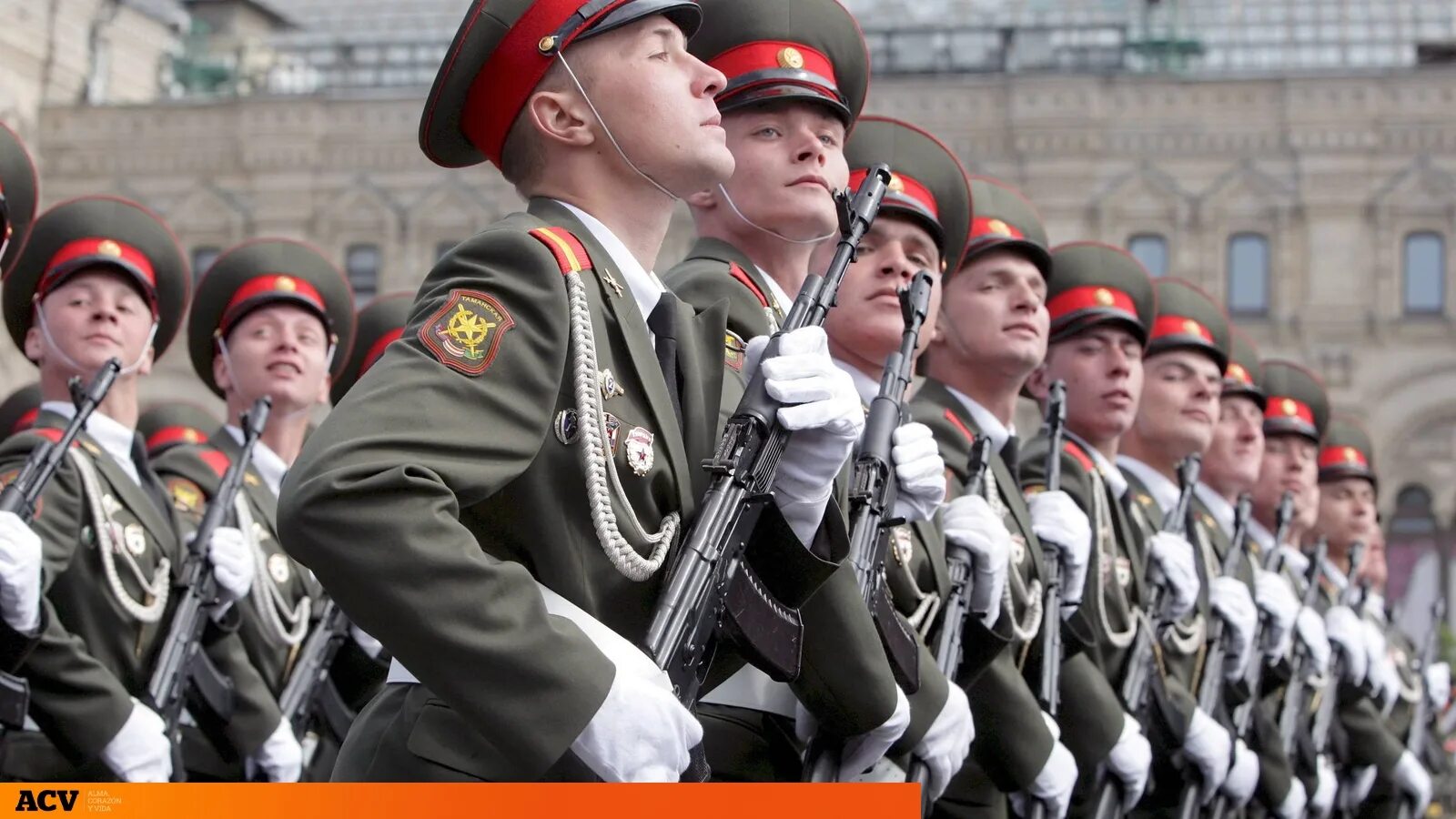 Солдаты на параде. Российский солдат на параде. Русские солдаты на параде. Современный солдат России.