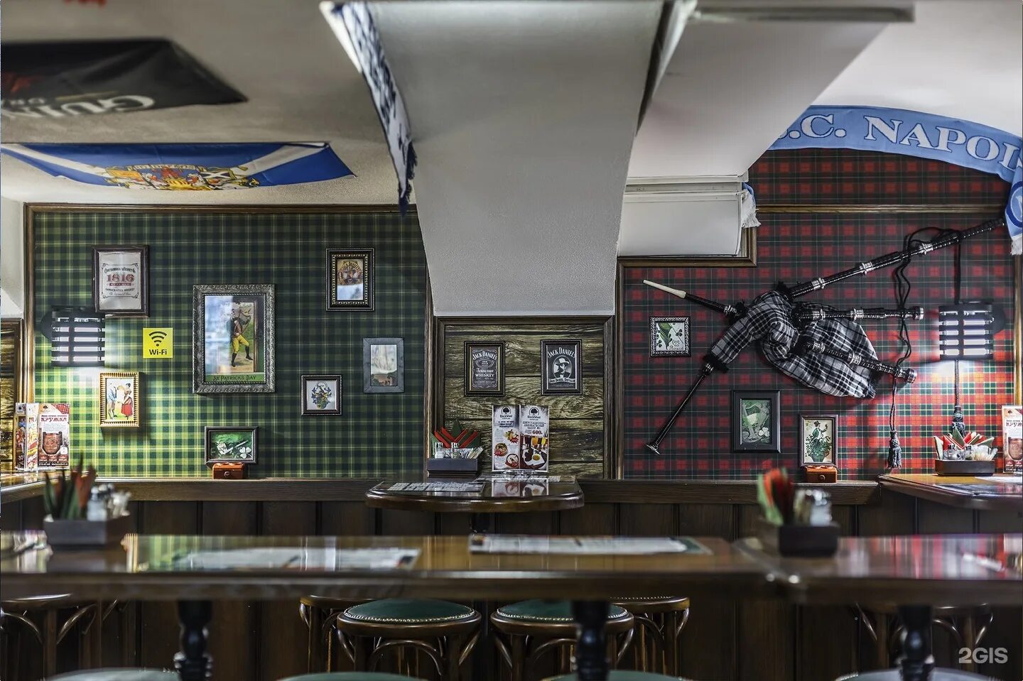 2 2 паб. Blackwood pub санкт-петербург. блэквуд иркутск бар. blackwood спб паб льва толстого. паб в шотландии.