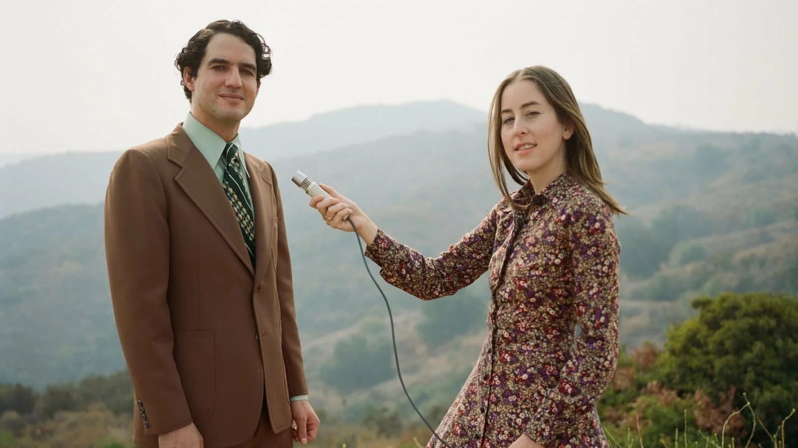 Лакричная пицца (licorice pizza) 2021. Лакричная пицца постер двд. Licorice pizza 2021 movie. Лакричная пицца фильм 2022. Licorice pizza фильм.