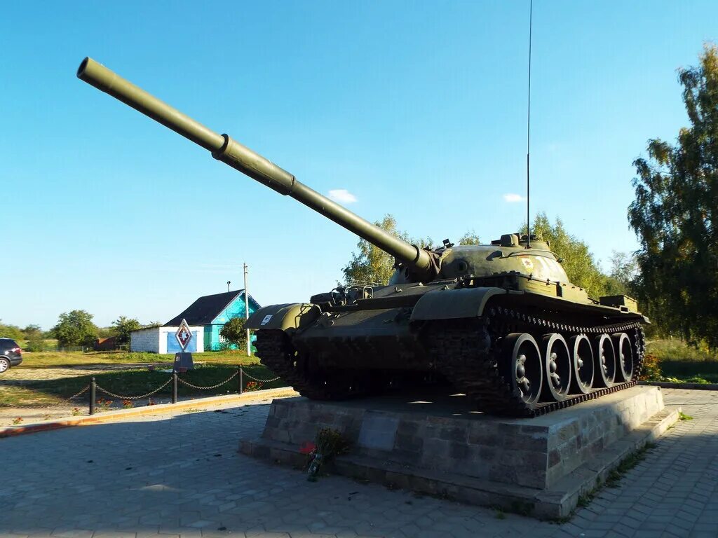 Мемориал танк. Т 62 памятник. т-62 танк памятник. т- 62 памятник скомово. памятник танк т-62, шипуново.