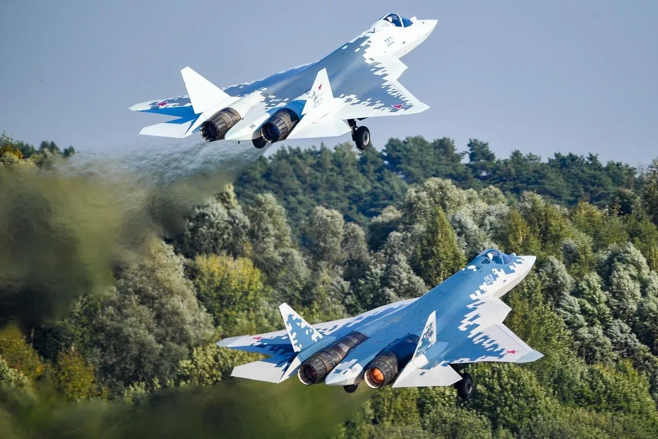 Самолет 4 россии. Су 57. Су-57 истребитель. Су-57 реактивный самолёт. Су-57 ВВС России.