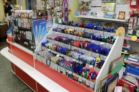 В магазине канцтоваров продается 255 ручек