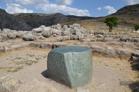 Камень загадка