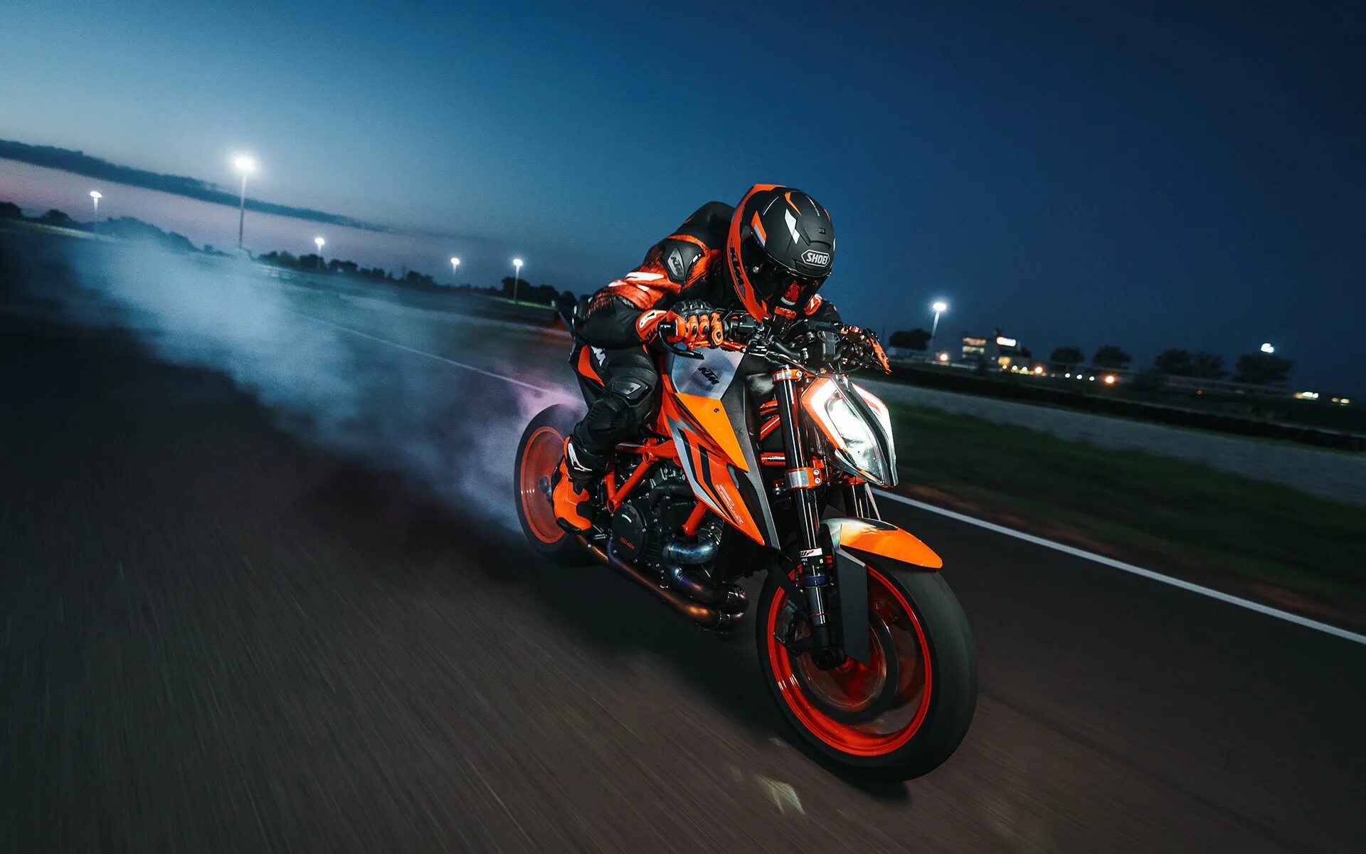 Ktm 1290 super duke r. Ktm 1290 super duke r 2025. сумка на бак ktm super duke.