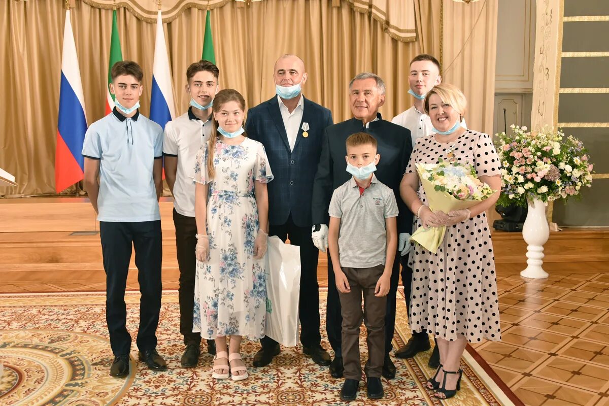 Дети Минниханова президента Татарстана. Семья президента Рустама Минниханова.