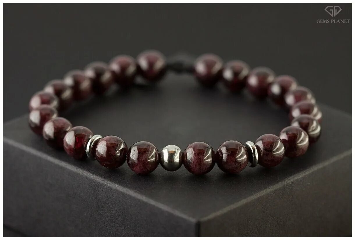 мужской браслет из граната. мужской браслет из граната. мужской браслет из граната. браслет гранат рубин солнечный камень. мужской браслет с гранатом из серебра.