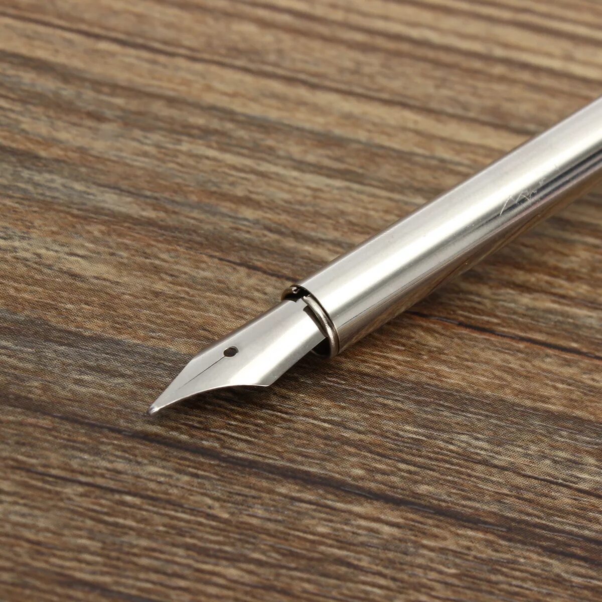 канцтовары перо