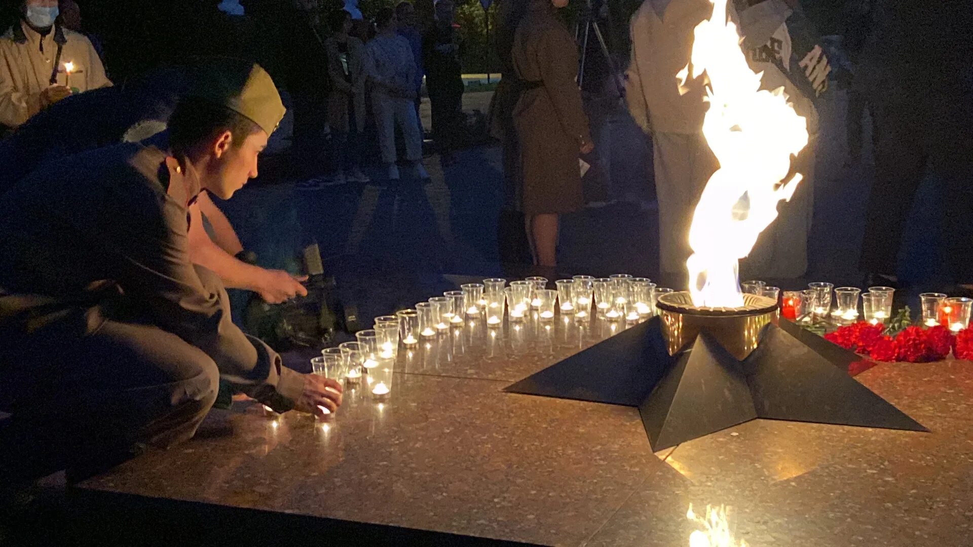 Скорбим 22.03 2024 видео. Свеча памяти 22.06.2022 Дмитров. День памяти и скорби. Свеча памяти. 22 Июня день памяти и скорби.