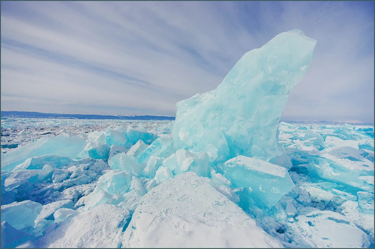 лед похожее. фото куска застывшая океана. форма для льда. бирюзовый лёд озера байкал. айсберг под водой.
