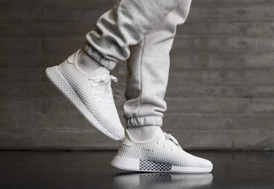 Адидас раннер. Adidas Deerupt White. Adidas Deerupt белые. Adidas Deerupt Runner White. Кроссовки adidas Deerupt Runner.