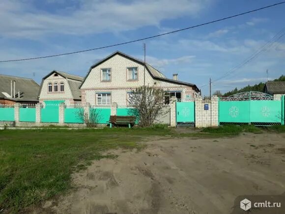 Дом в Репьевке. Домик в Репьевке Самарской области. Дом по улице Садовая 5 Воронежская область Репьевка. С Репьевка Воронежская область ул спортивная дом 8. Репьевка воронежской дома купить