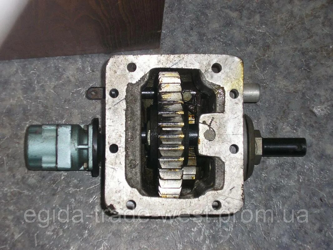 Коробка отбора мощности газ-66 6602-4207008. Реверсивная коробка отбора мощности газ 66. Коробка отбора для лебёдки на раздатку газ 66. Вал отбора мощности газ 66. Коробка отбора мощности газ 66.